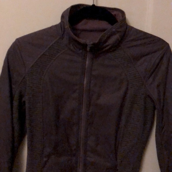 Running Jacket - Picture 2 of 3